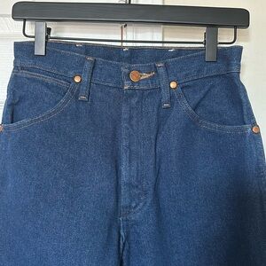 BRAND NEW Wrangler Women’s Cowboy Cut Slim Fit Jean